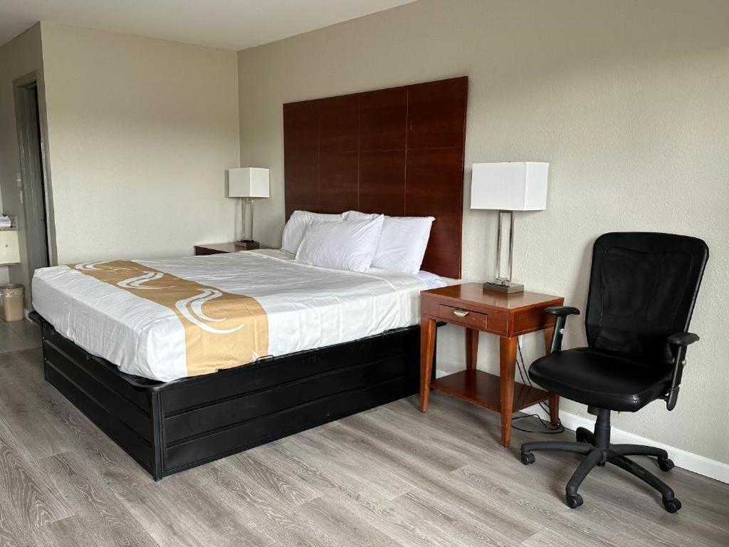 Express Inn ニューオールバニ エクステリア 写真
