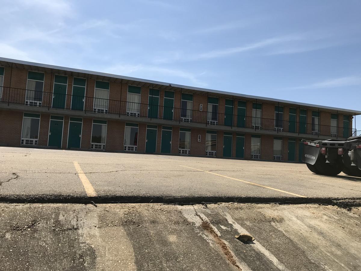 Express Inn ニューオールバニ エクステリア 写真